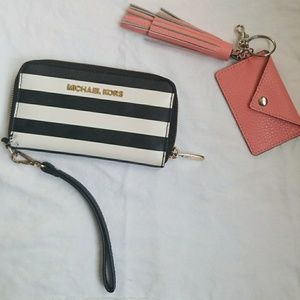 ***Free Gift**** Michael Kors wallet/wristlet